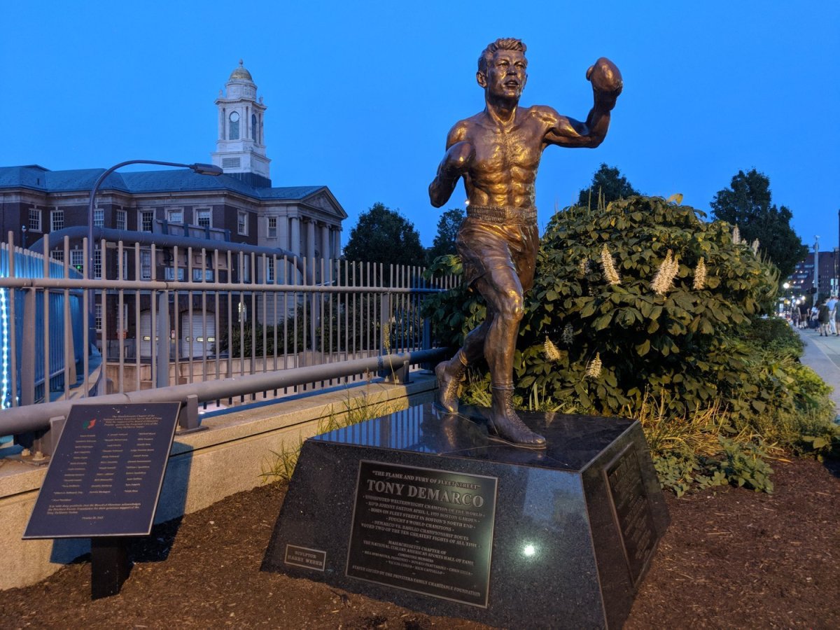 Boston foodie tours will refund ticket purchases, less processing fees, up to (24) hours prior to a scheduled tour. Cocktails Cannoli