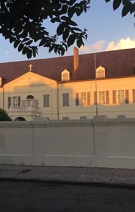 With ghosts and gravestones of boston, who have been thrilling their audiences for more than a decade, participants can explore some of the city's most haunted and scary sites: Reviews Walkntoursapp